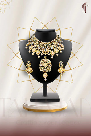 Emerald Gutka Kundan Bridal Necklace Set